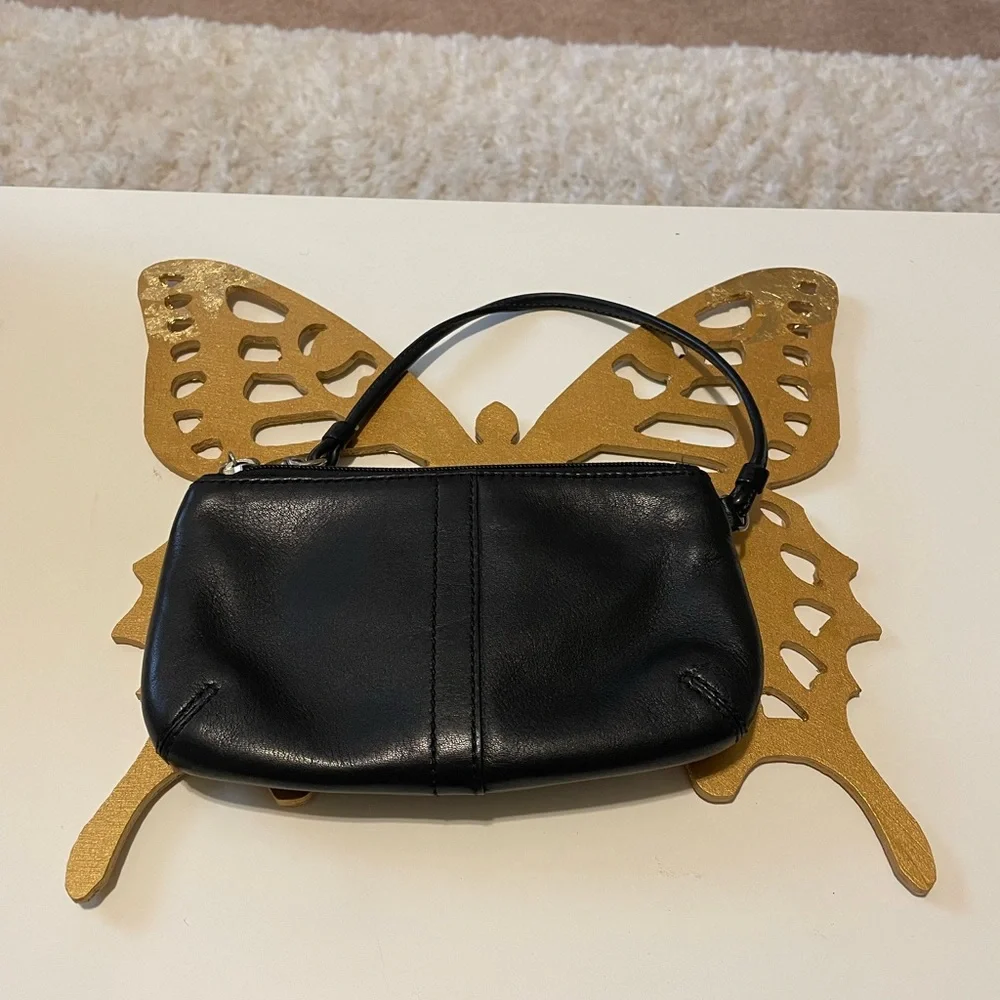 Coach Clutch - Picture 2 of 5